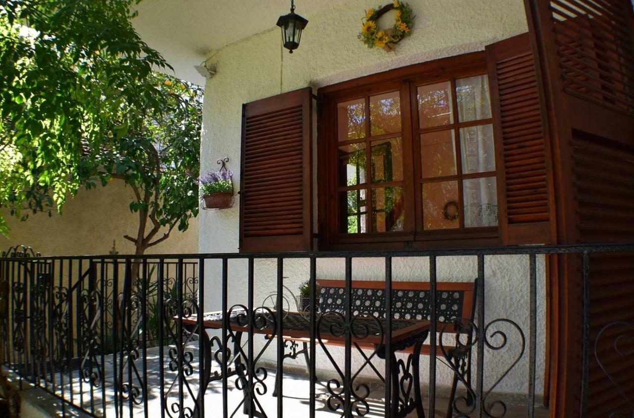 Apartmán House Inside Garden Volos Exteriér fotografie