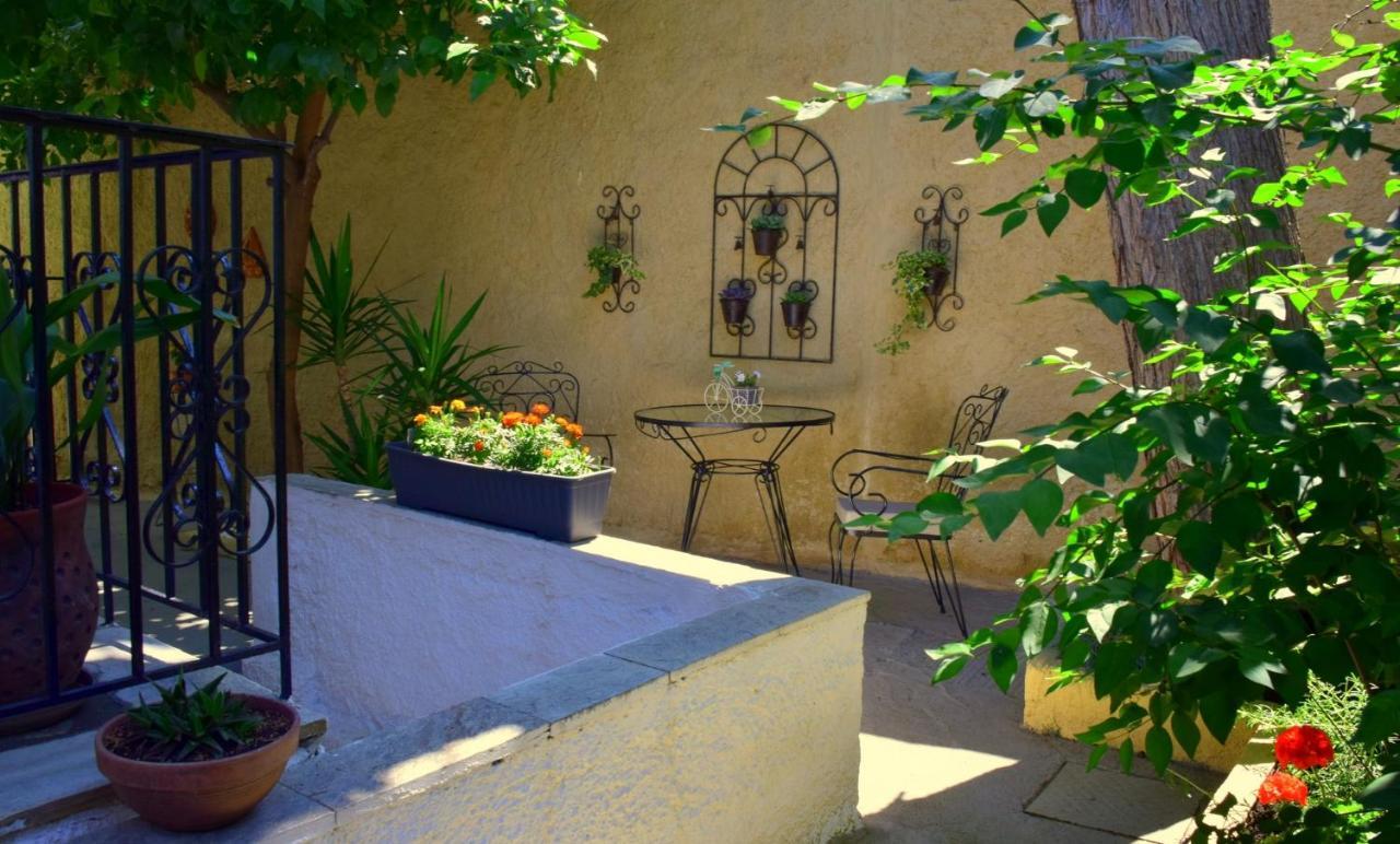 Apartmán House Inside Garden Volos Exteriér fotografie