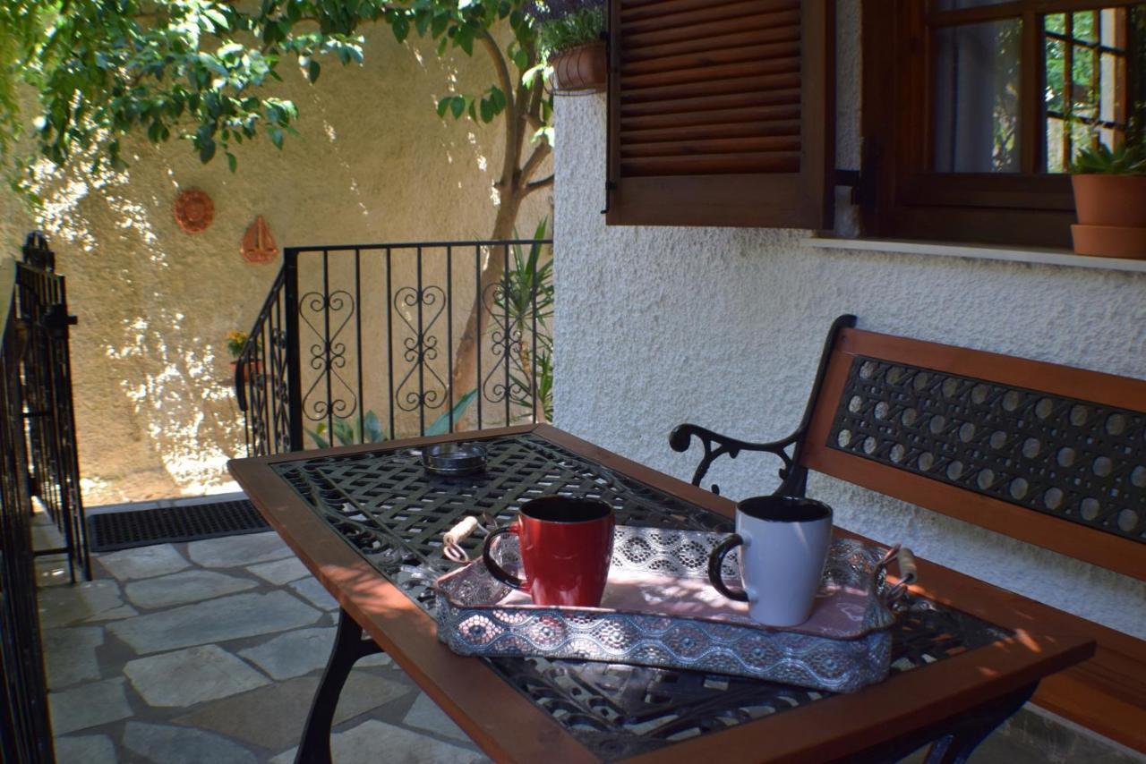 Apartmán House Inside Garden Volos Exteriér fotografie