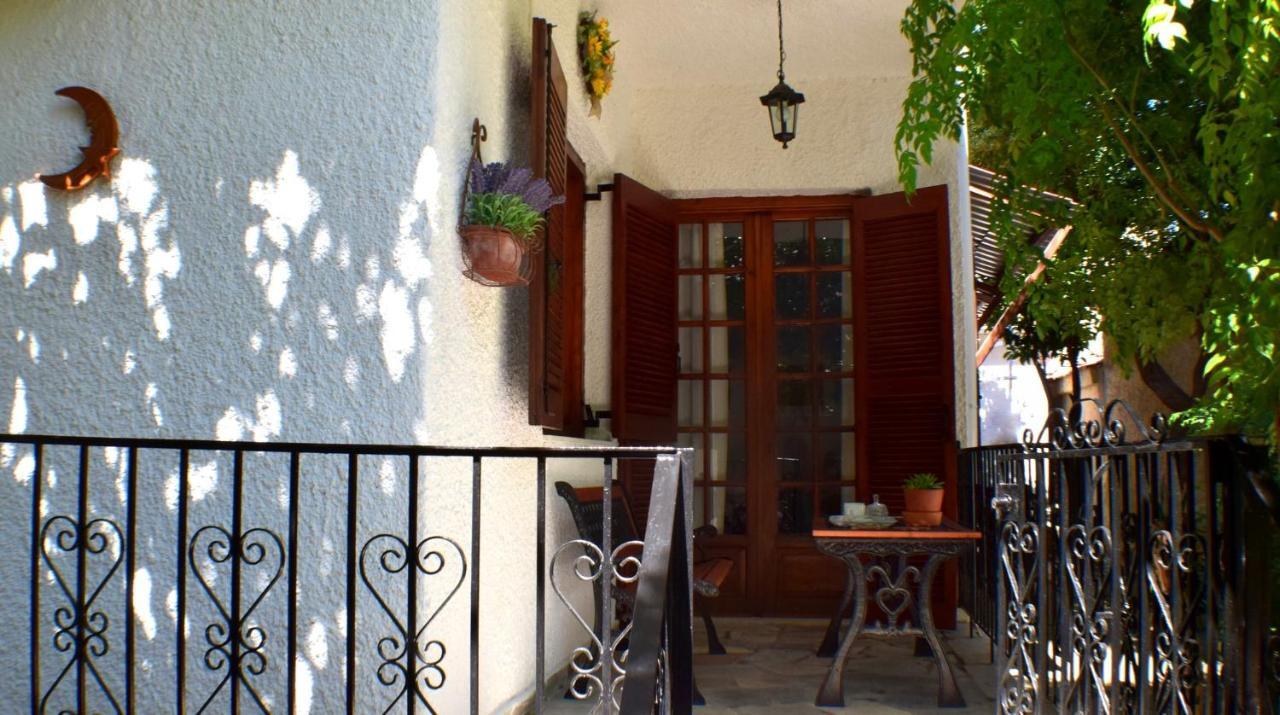 Apartmán House Inside Garden Volos Exteriér fotografie